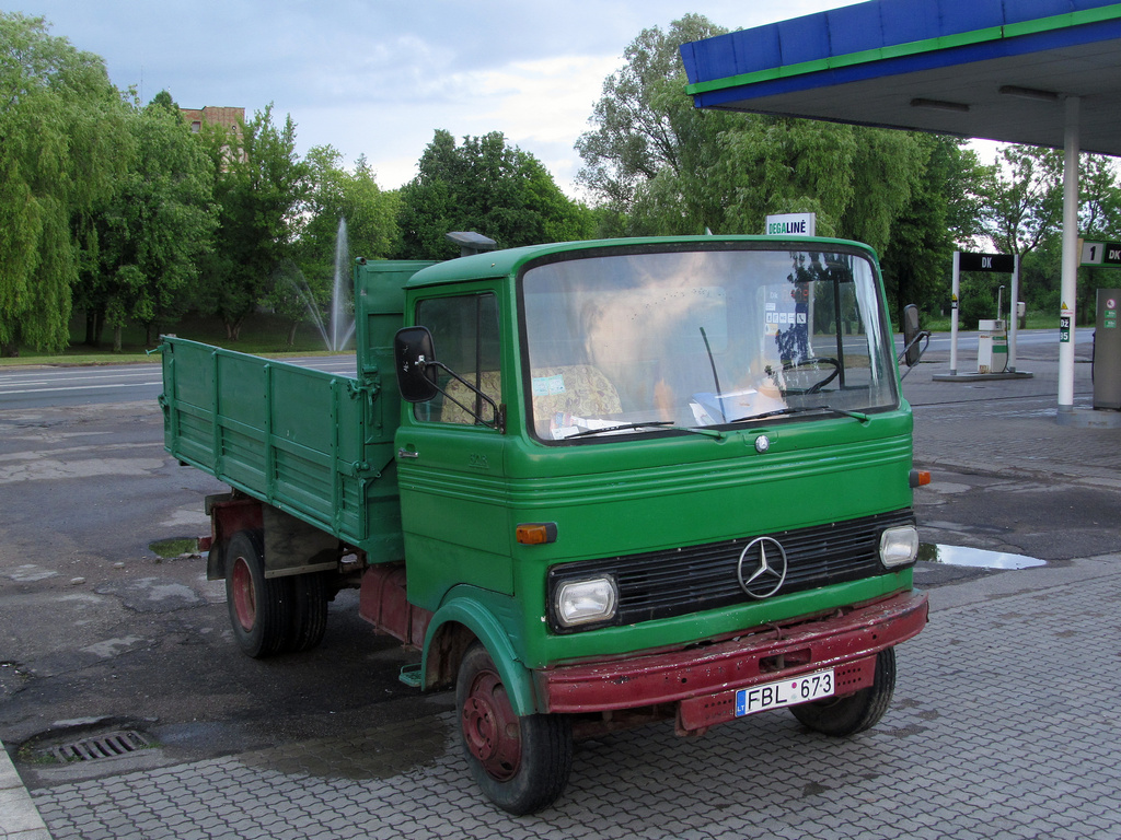 Литва, № FBL 673 — Mercedes-Benz LP (общ. мод.)