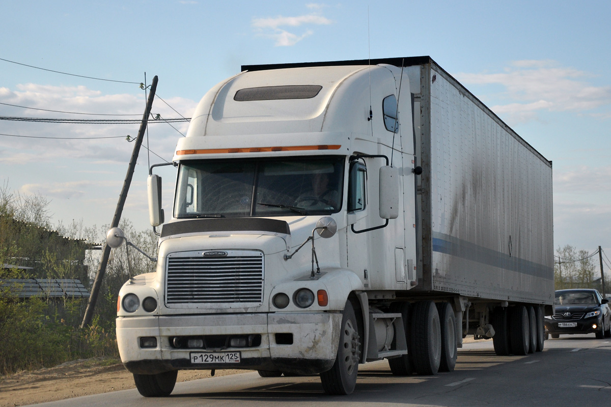 Приморский край, № Р 129 МК 125 — Freightliner Century Class