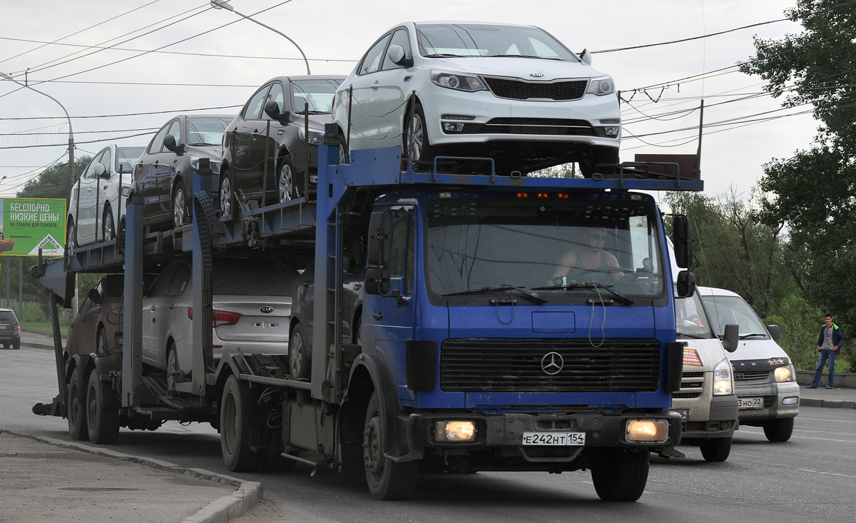 Новосибирская область, № Е 242 НТ 154 — Mercedes-Benz NG (общ. мод.)