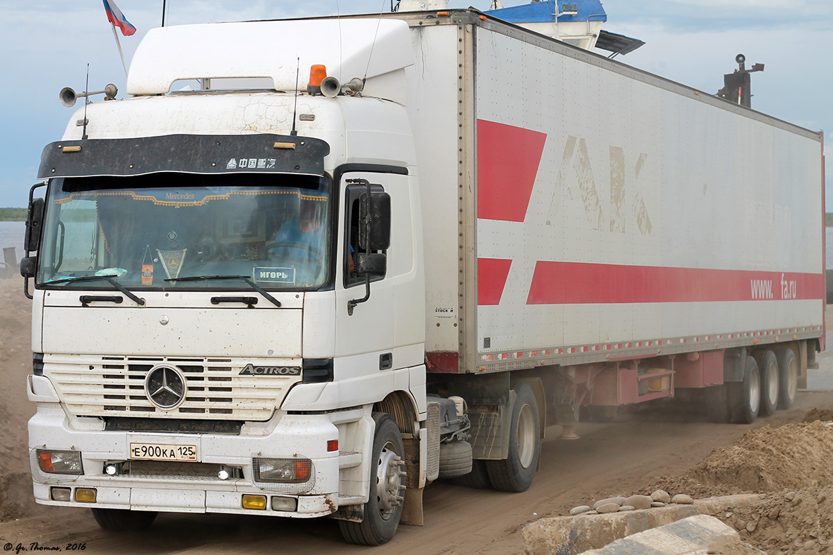 Приморский край, № Е 900 КА 125 — Mercedes-Benz Actros ('1997)