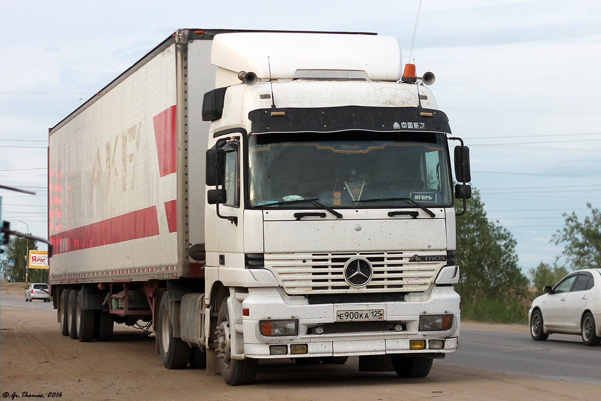 Приморский край, № Е 900 КА 125 — Mercedes-Benz Actros ('1997)