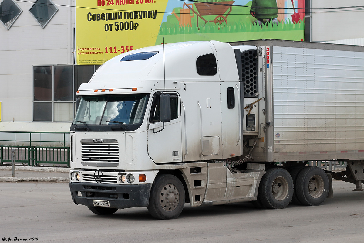 Кемеровская область, № М 157 ЕК 142 — Freightliner Argosy