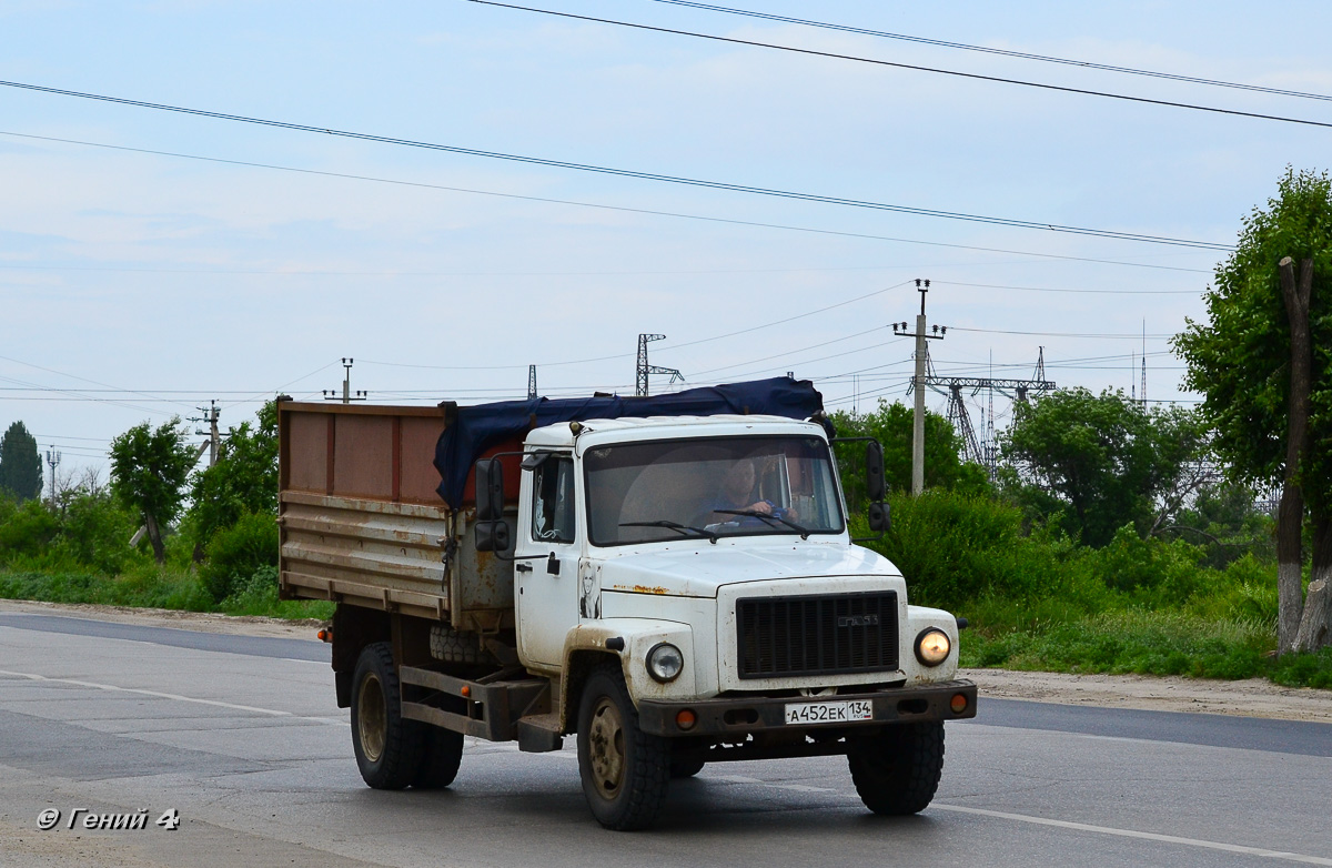 Волгоградская область, № А 452 ЕК 134 — ГАЗ-3309