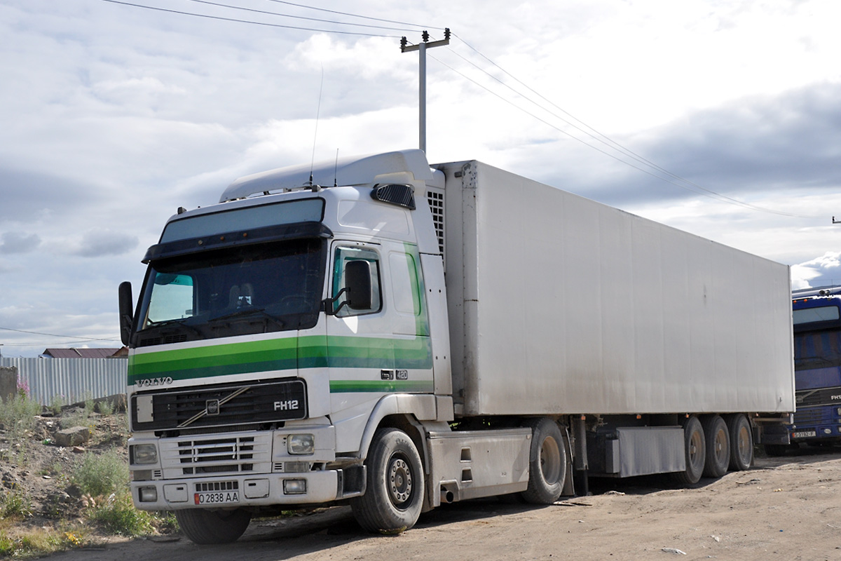 Киргизия, № O 2838 AA — Volvo ('1993) FH12.420; Киргизия, № 340 OC — Kögel (общая модель)