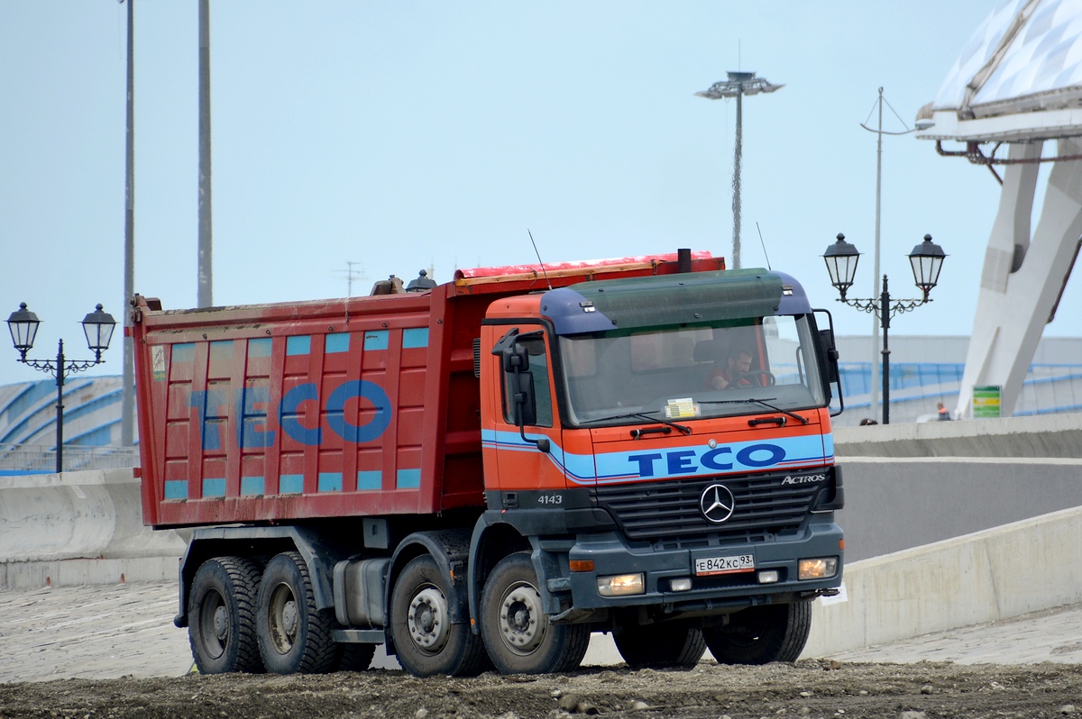 Краснодарский край, № Е 842 КС 93 — Mercedes-Benz Actros ('1997) 4143