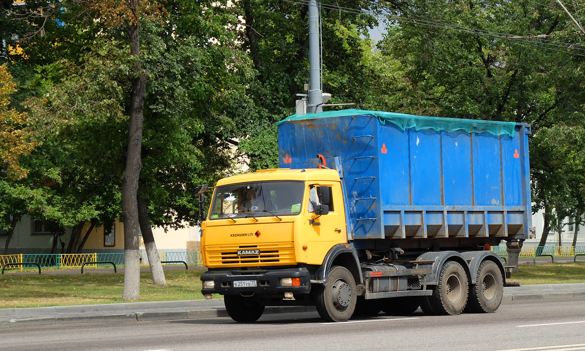 Москва, № Е 251 УВ 77 — КамАЗ-65115 (общая модель)