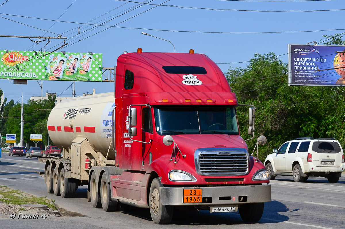 Волгоградская область, № С 164 КК 34 — Freightliner Columbia