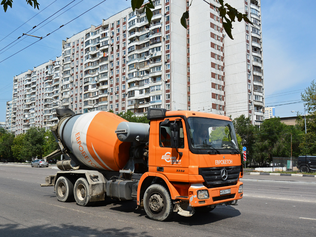 Москва, № М 528 АТ 199 — Mercedes-Benz Actros ('2003) 3332