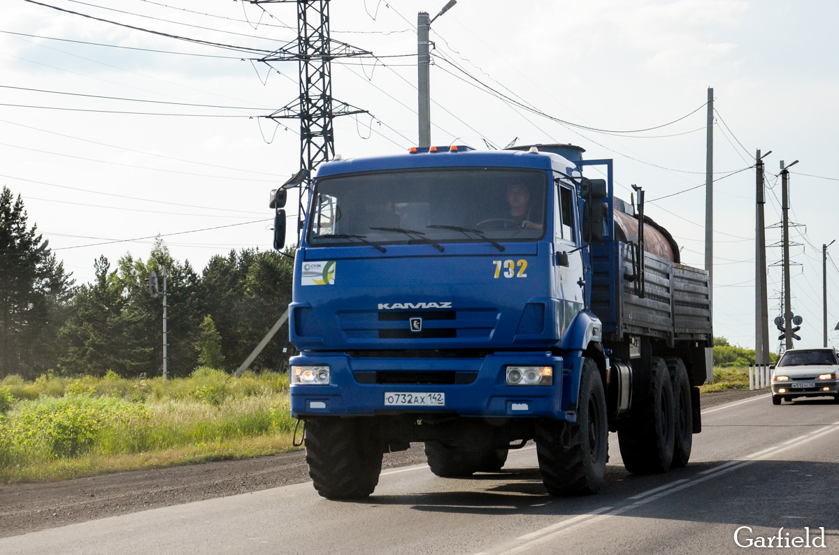 Кемеровская область, № О 732 АХ 142 — КамАЗ-43118 (общая модель)