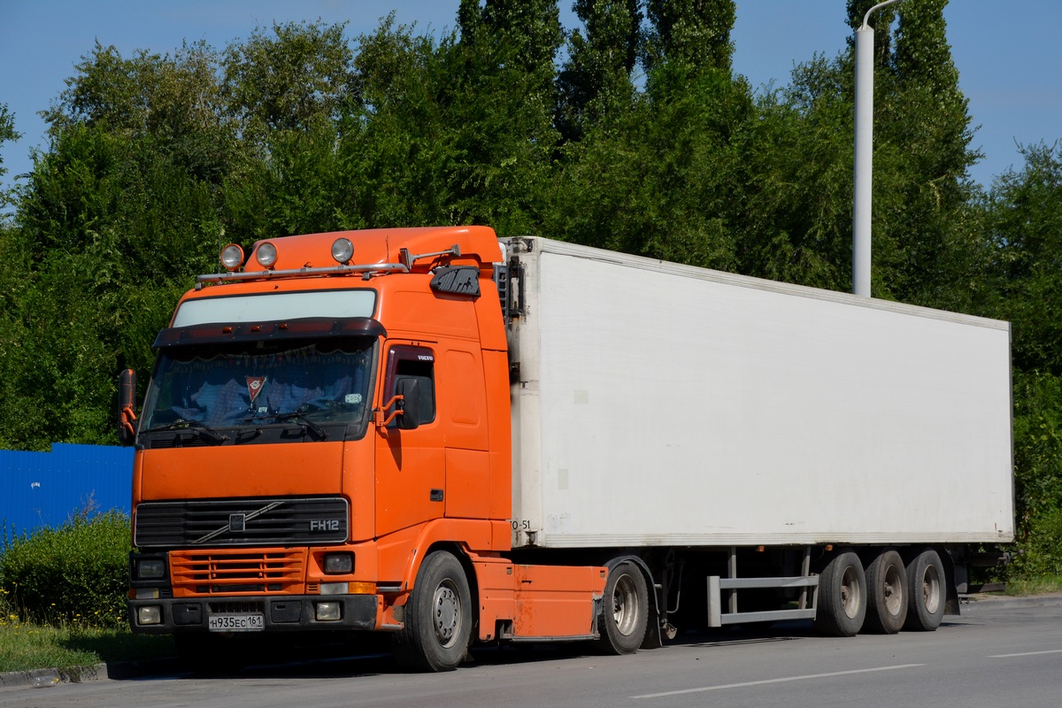 Ростовская область, № Н 935 ЕС 161 — Volvo ('1993) FH12.420