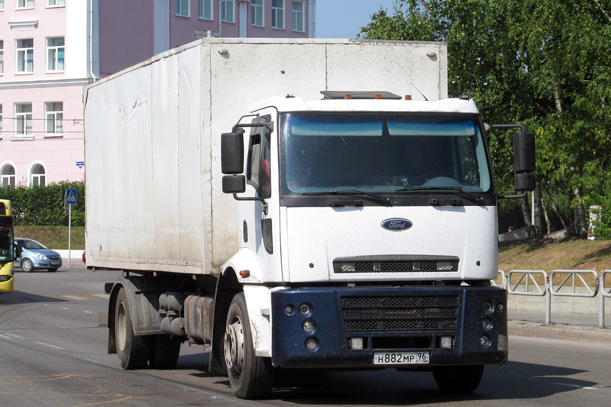 Свердловская область, № Н 882 МР 96 — Ford Cargo ('2003) 1830