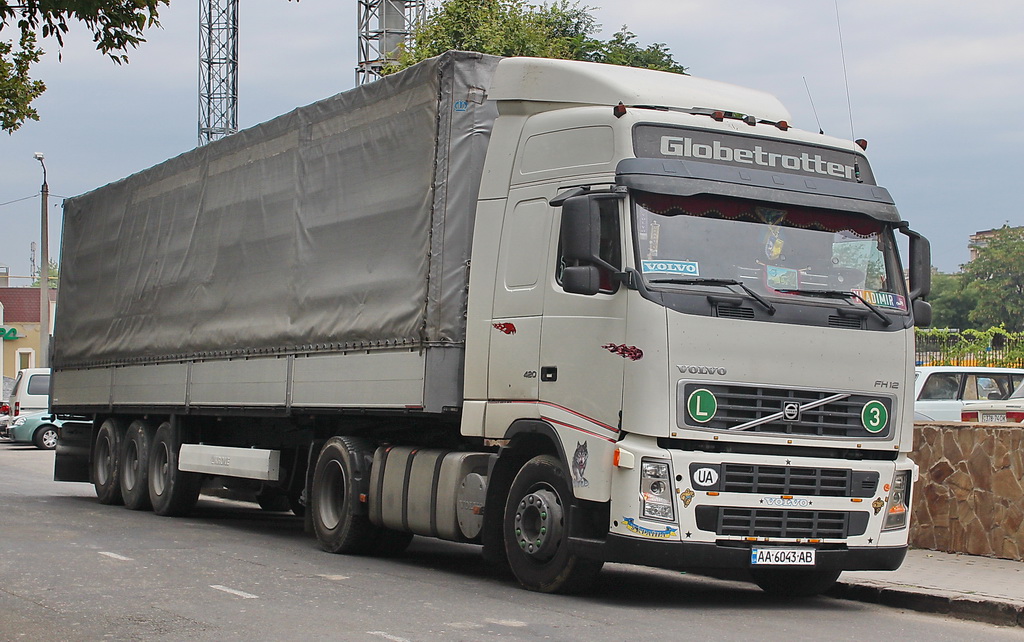 Киев, № АА 6043 АВ — Volvo ('2002) FH12.420