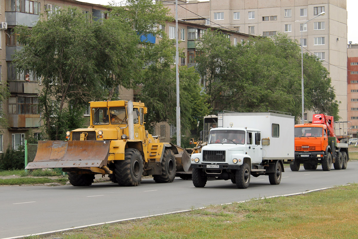 Оренбургская область, № 256 — К-702, К-703; Оренбургская область, № У 186 КХ 56 — ГАЗ-33081 «Садко»