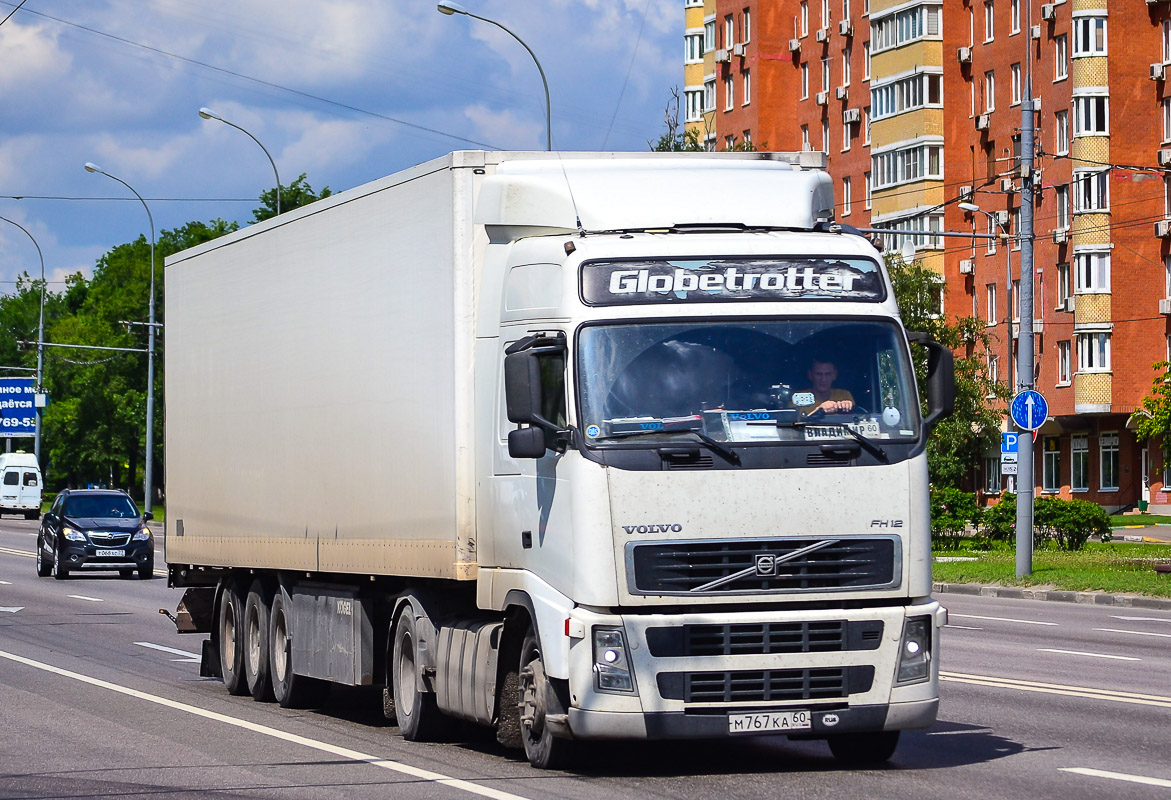 Псковская область, № М 767 КА 60 — Volvo ('2002) FH12.420