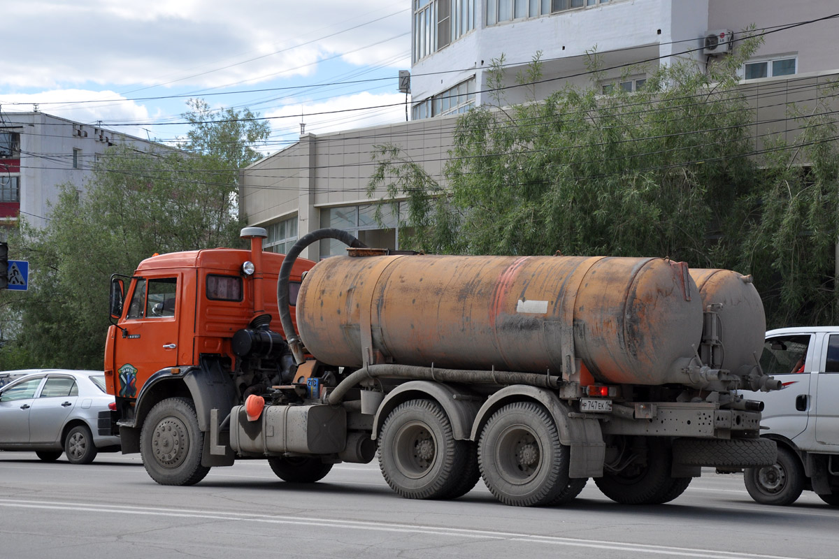 Саха (Якутия), № Р 747 ЕК 14 — КамАЗ-53215-15 [53215R]