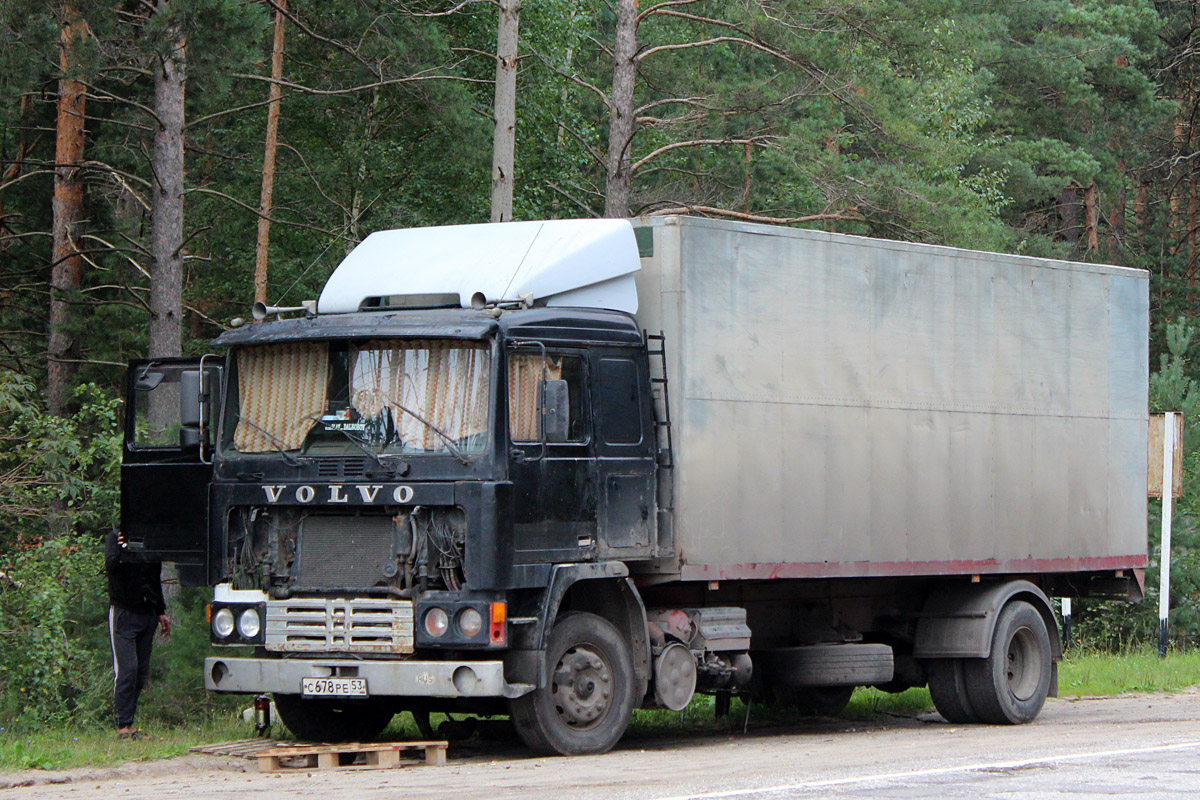 Новгородская область, № С 678 РЕ 53 — Volvo ('1977) F12