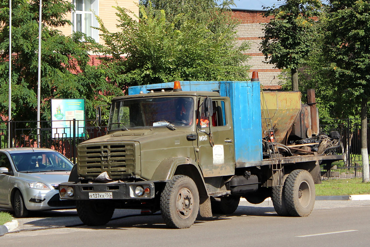 Московская область, № Х 137 КХ 750 — ЗИЛ-433102