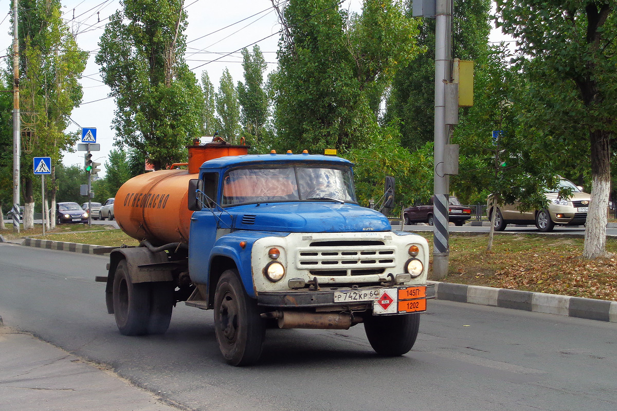 Саратовская область, № Р 742 КР 64 — ЗИЛ-431412