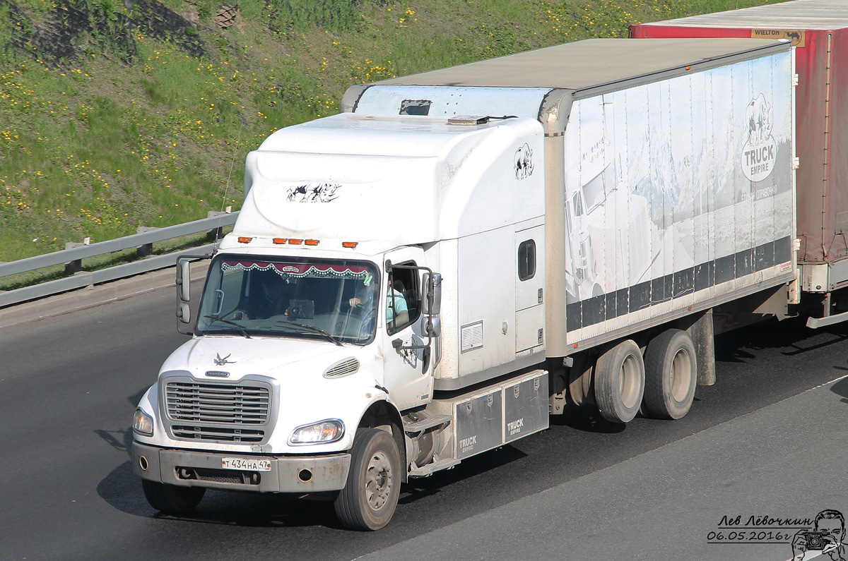 Ленинградская область, № Т 434 НА 47 — Freightliner Business Class M2