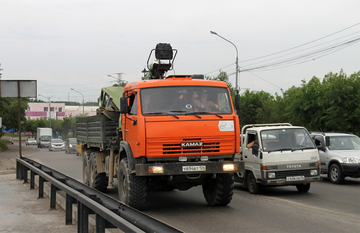 Красноярский край, № У 694 ВТ 124 — КамАЗ-43118-10 [43118K]