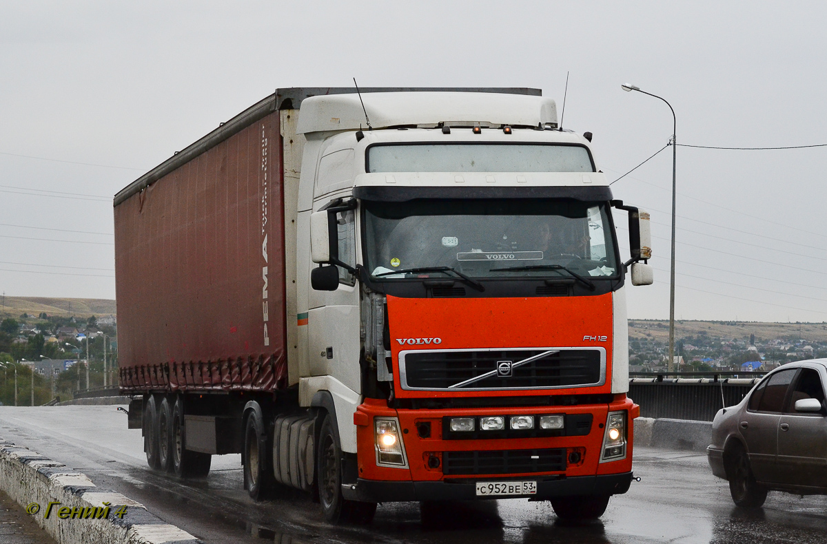 Новгородская область, № С 952 ВЕ 53 — Volvo ('2002) FH12.420