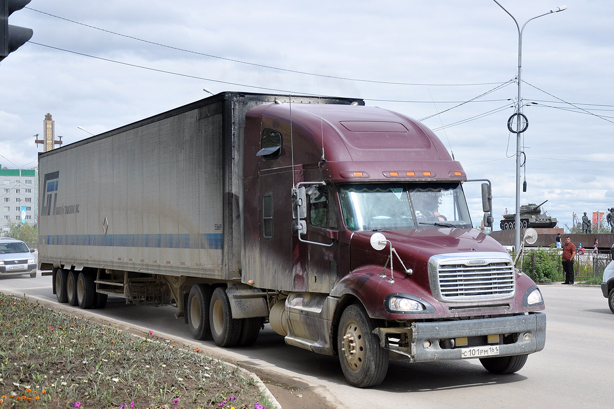 Ростовская область, № С 101 РМ 161 — Freightliner Columbia