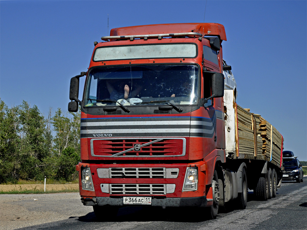 Дагестан, № Р 366 АС 11 — Volvo ('2002) FH12.420