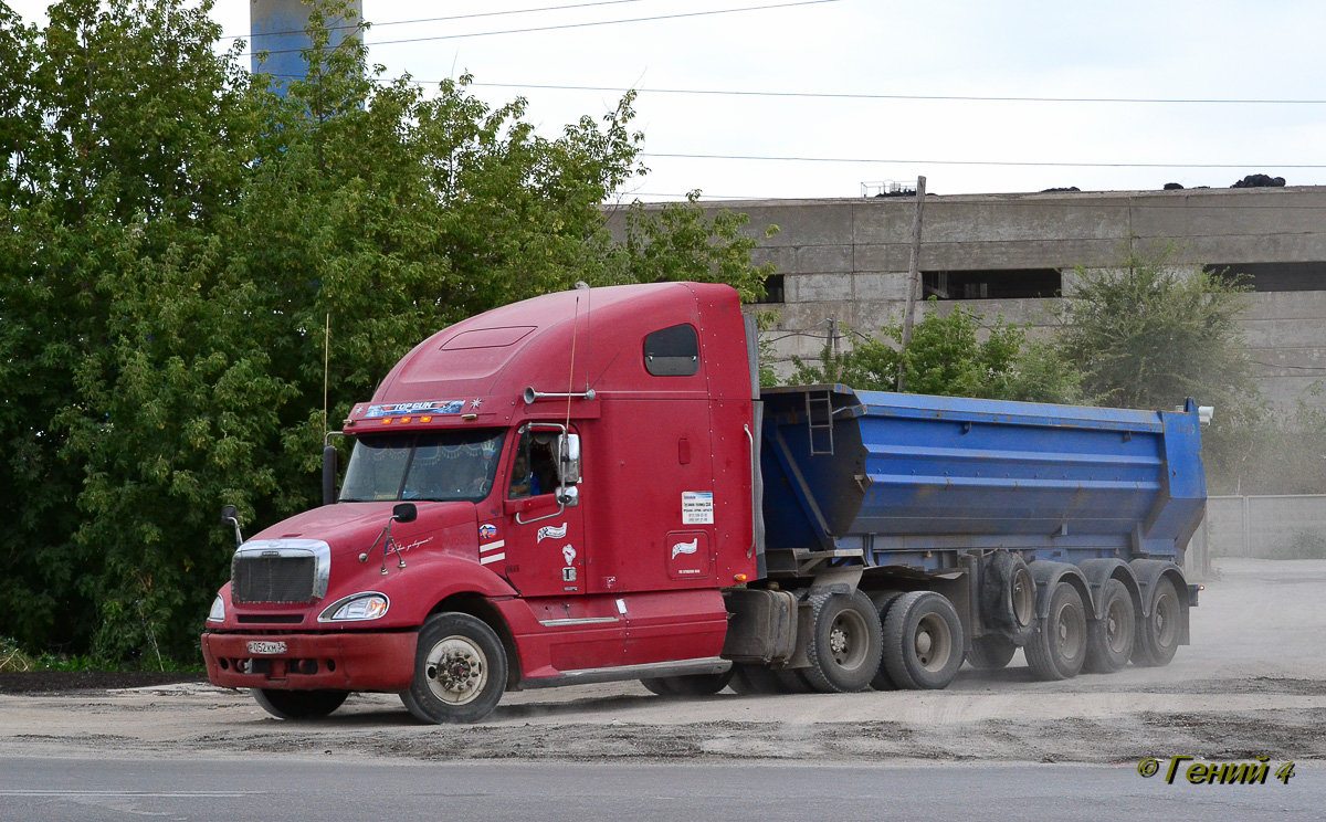 Волгоградская область, № Р 052 КМ 34 — Freightliner Columbia