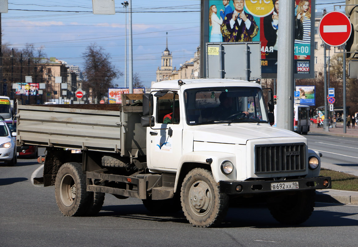 Санкт-Петербург, № В 692 ХХ 98 — ГАЗ-3309