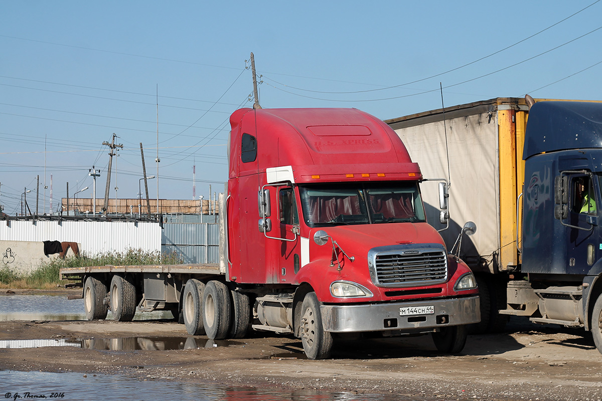 Костромская область, № М 144 СН 44 — Freightliner Columbia