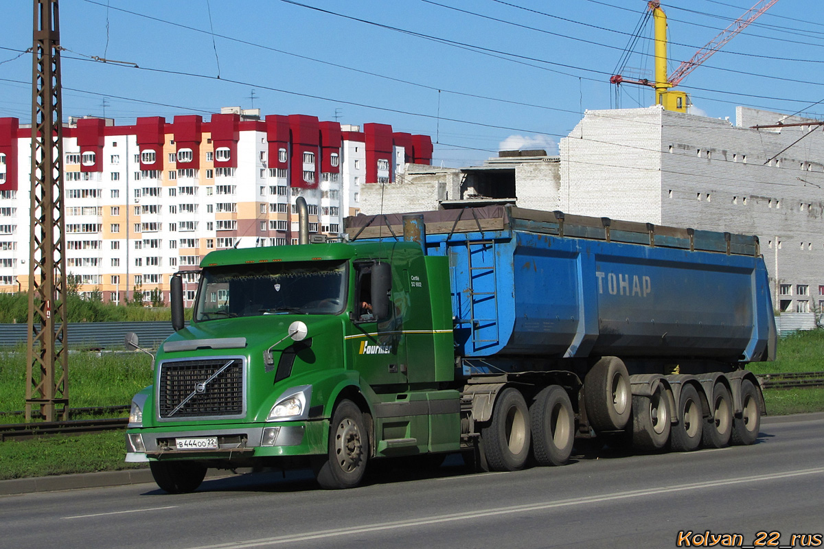 Алтайский край, № В 444 ОО 22 — Volvo VNL430