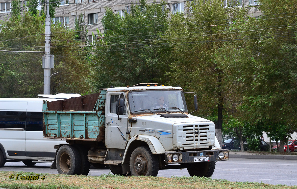 Волгоградская область, № А 152 СЕ 134 — ЗИЛ-4421