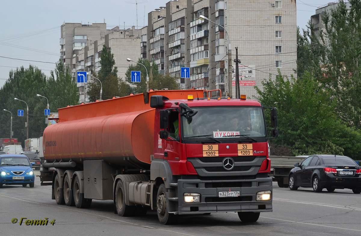 Волгоградская область, № А 323 УР 134 — Mercedes-Benz Axor 1835