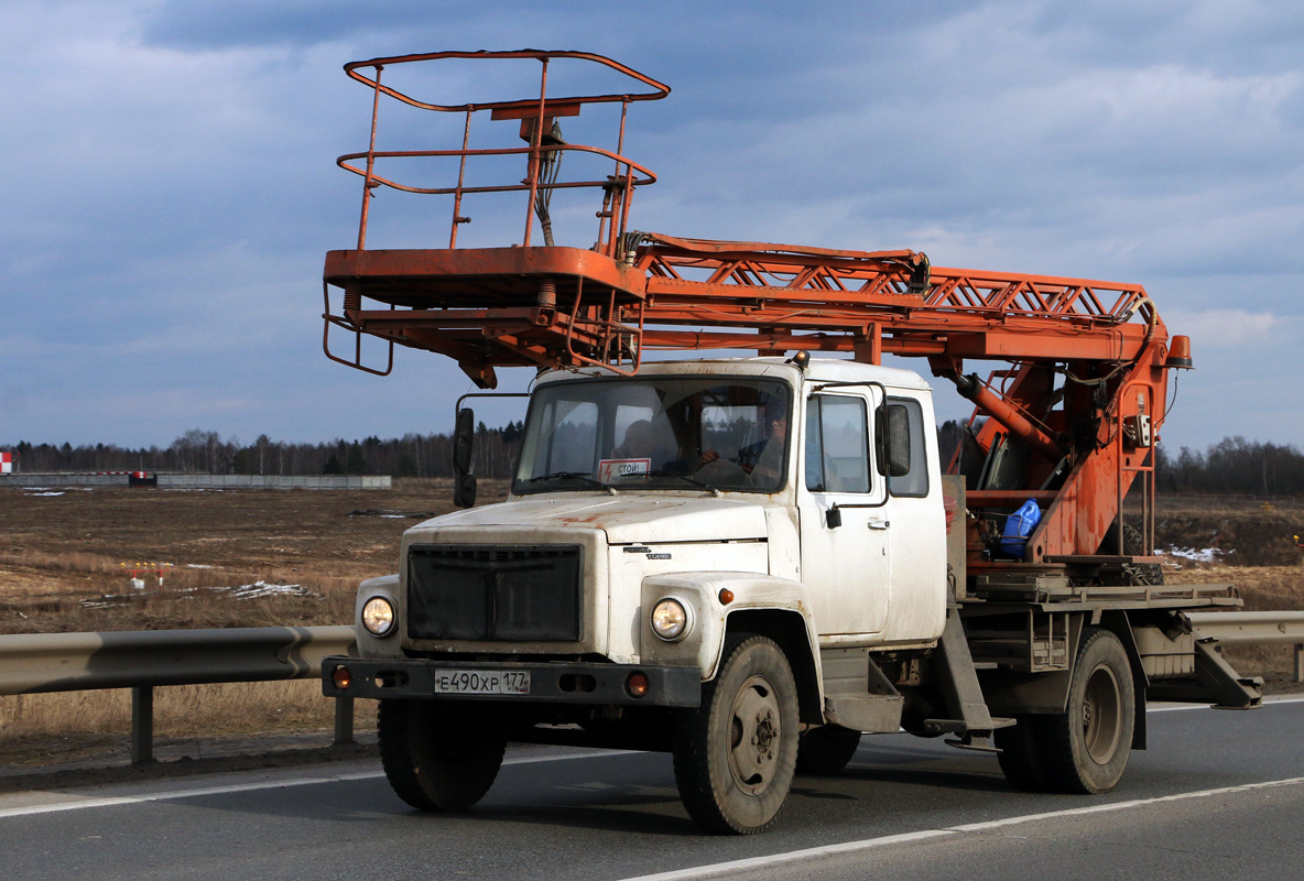 Москва, № Е 490 ХР 177 — ГАЗ-3309