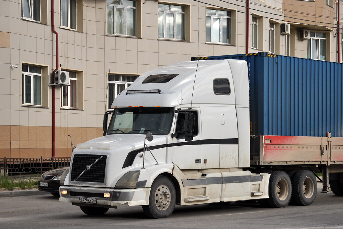 Саха (Якутия), № В 288 КУ 14 — Volvo VNL670