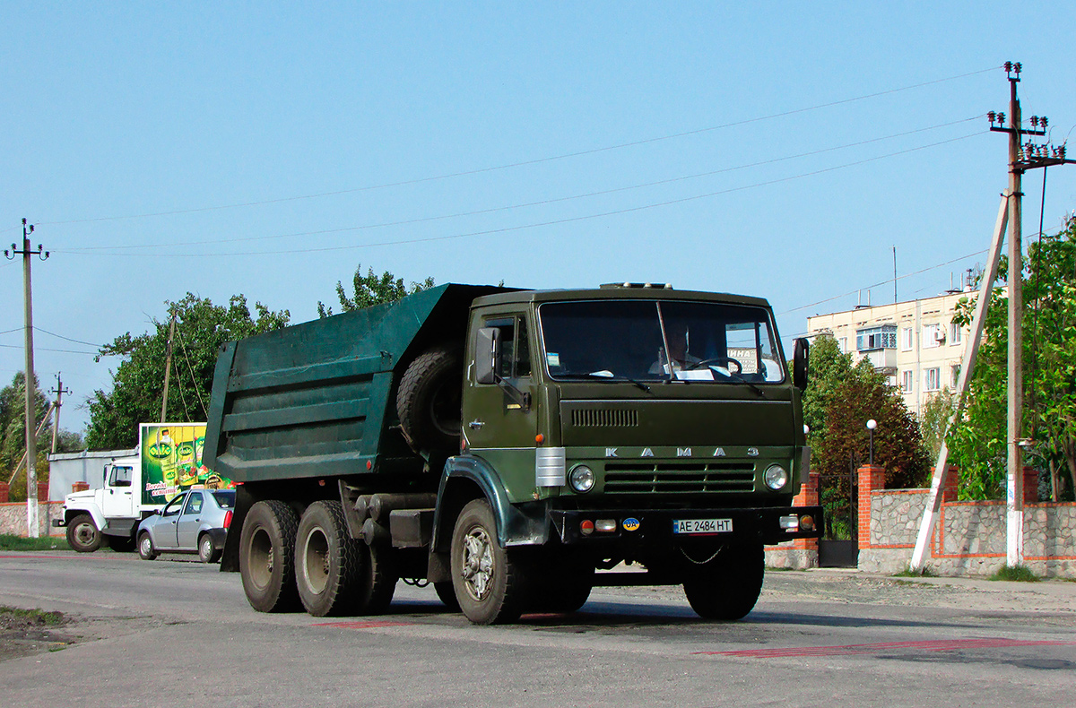 Днепропетровская область, № АЕ 2484 НТ — КамАЗ-5511