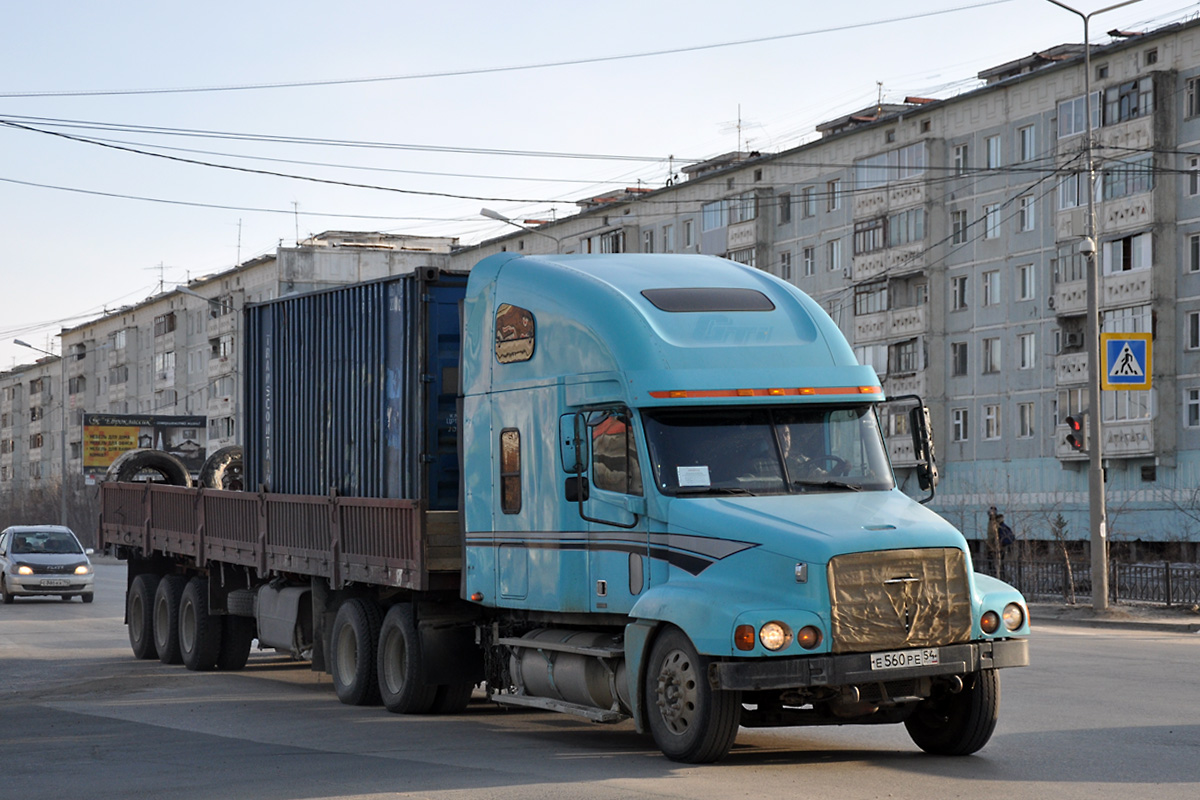 Новосибирская область, № Е 560 РЕ 54 — Freightliner Century Class