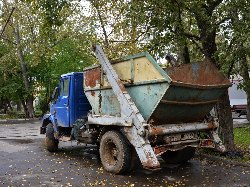 Москва, № Н 273 СО 197 — ЗИЛ-432932