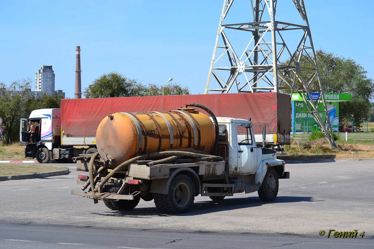 Волгоградская область, № В 427 КМ 134 — ГАЗ-3309