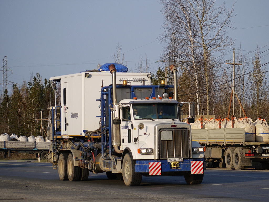 Ханты-Мансийский автоном.округ, № Е 453 АЕ 186 — Peterbilt 357