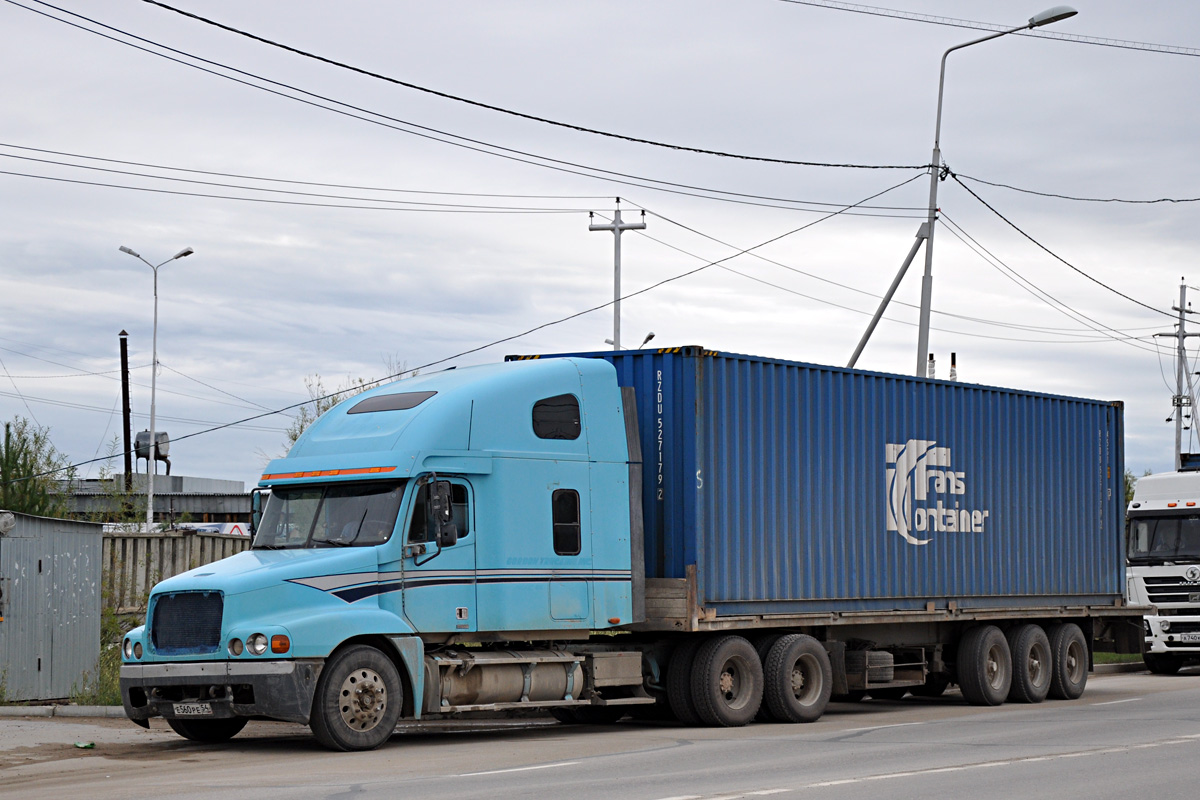 Новосибирская область, № Е 560 РЕ 54 — Freightliner Century Class