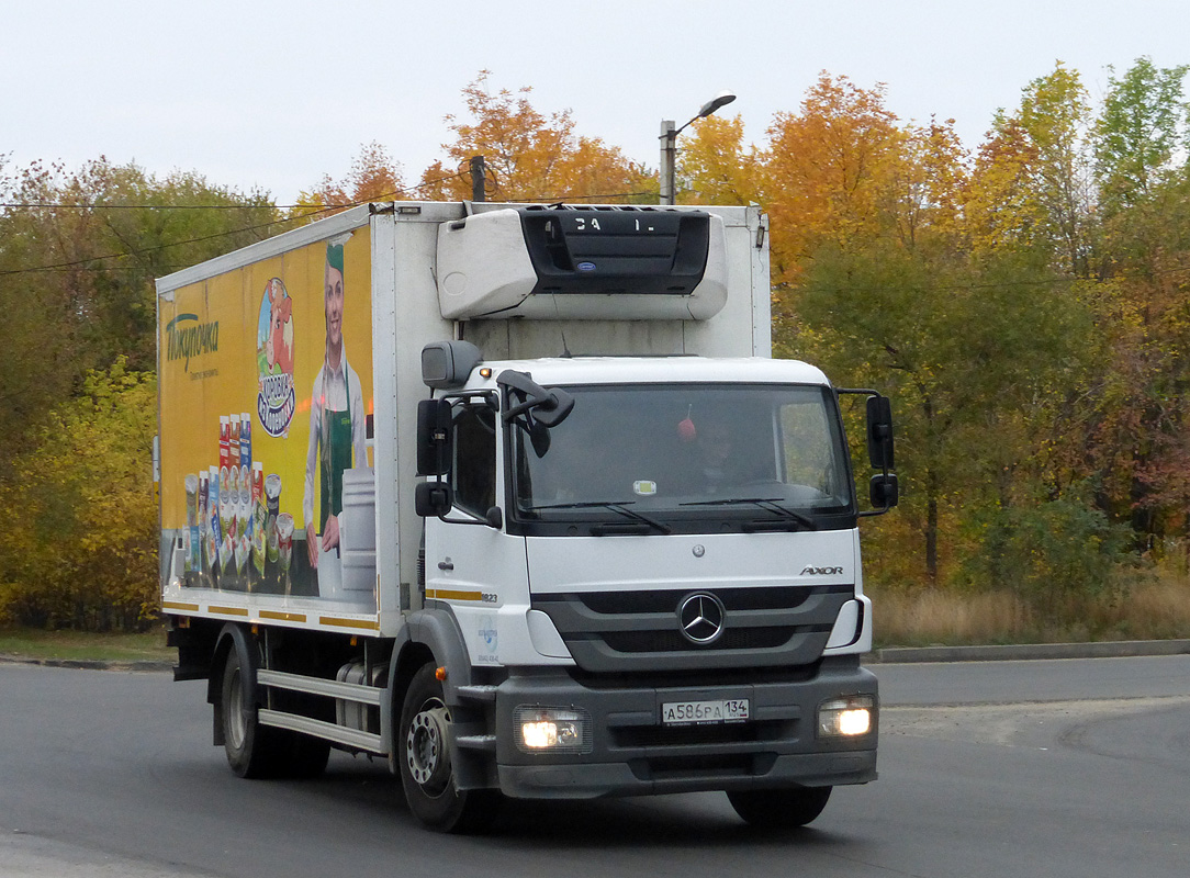 Волгоградская область, № А 586 РА 134 — Mercedes-Benz Axor 1823