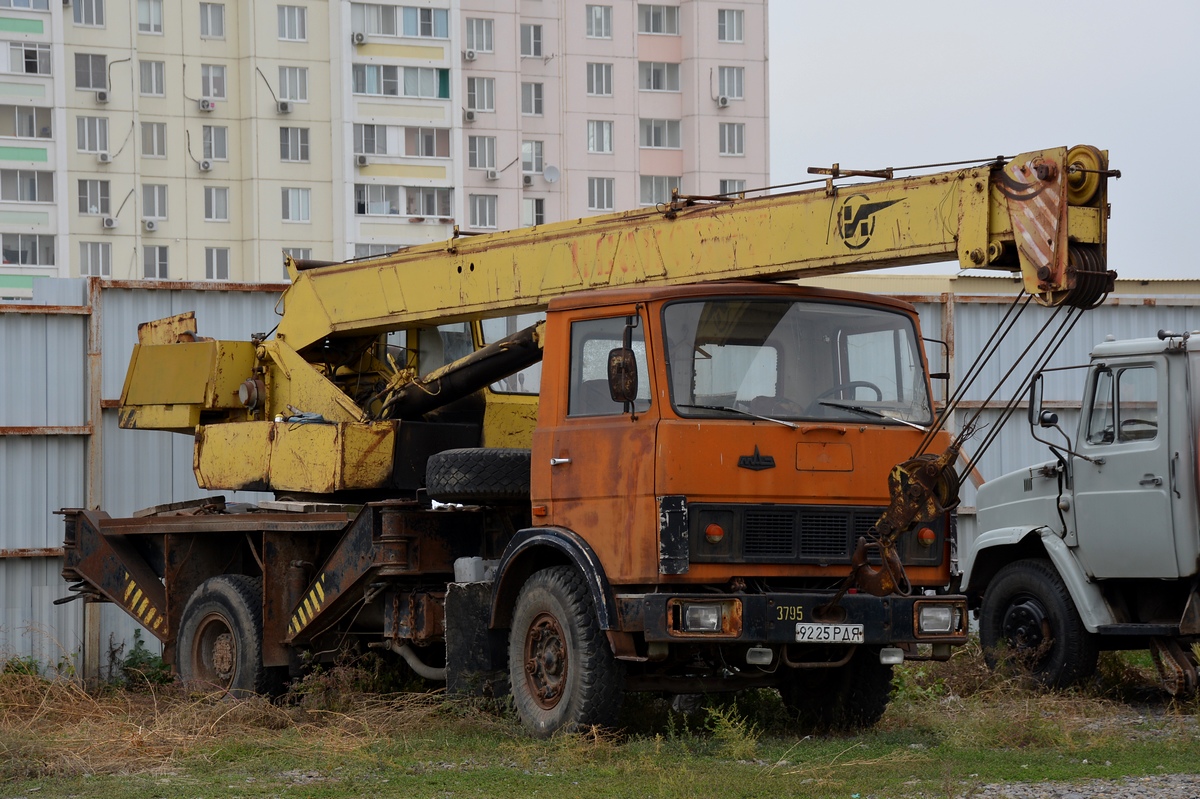 Ростовская область, № 9225 РДЯ — МАЗ-5337 (общая модель)