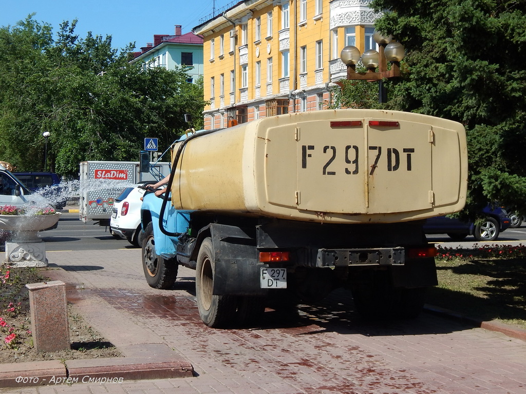 Восточно-Казахстанская область, № F 297 DT — ЗИЛ-431412