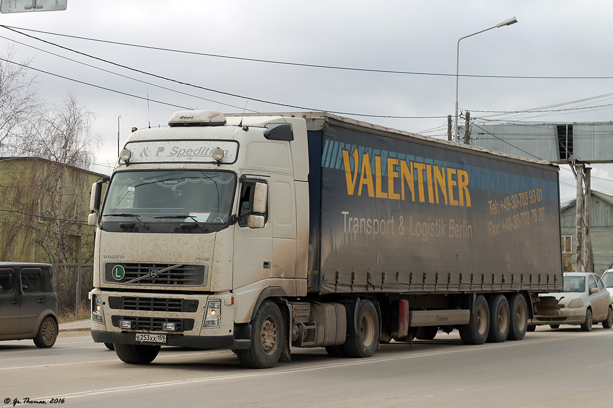 Пермский край, № Е 253 ХХ 159 — Volvo ('2002) FH12.420