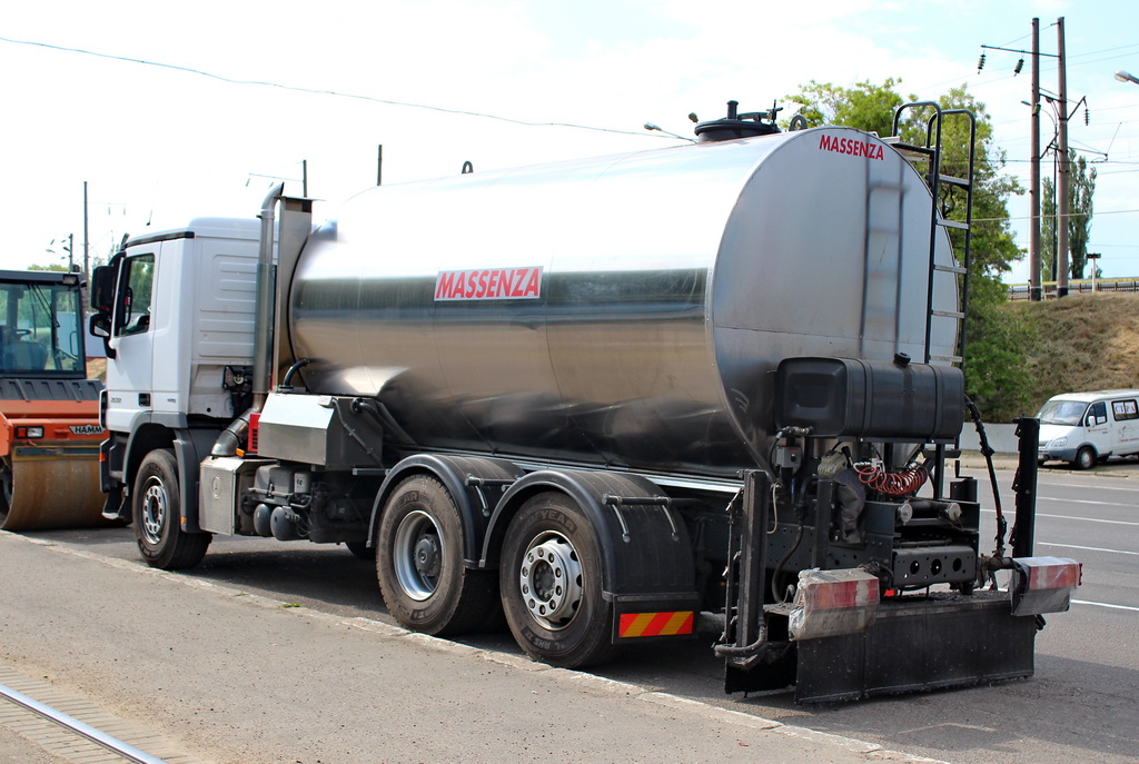 Одесская область, № ВН 8216 ЕТ — Mercedes-Benz Actros ('2009)