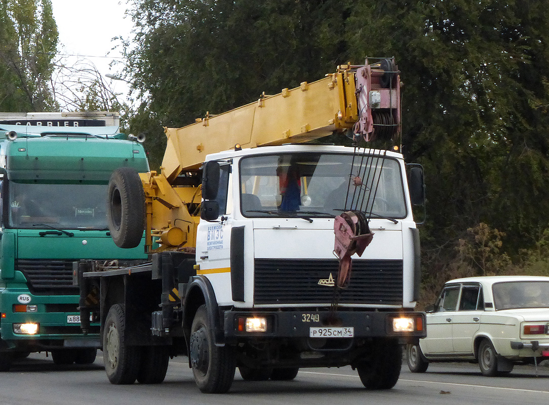 Волгоградская область, № Р 925 СМ 34 — МАЗ-5337A2