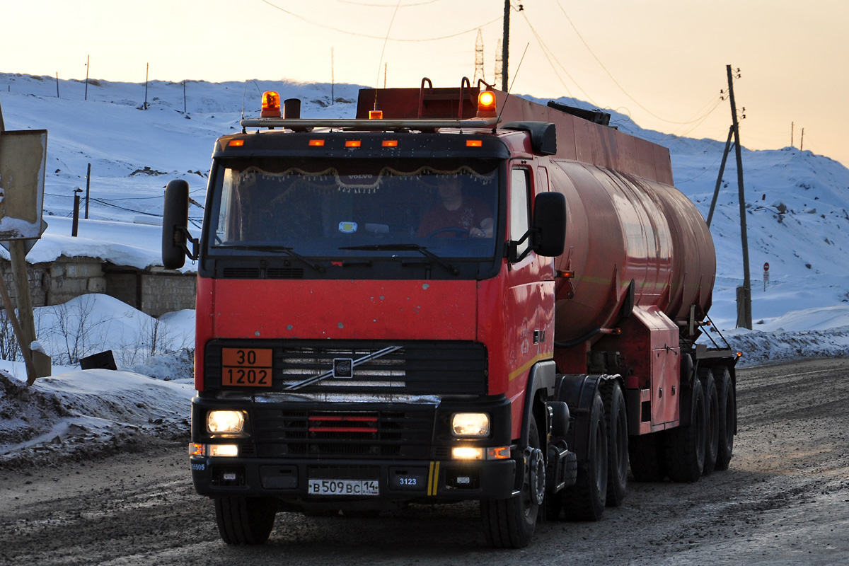 Саха (Якутия), № 3123 — Volvo ('1993) FH12.420