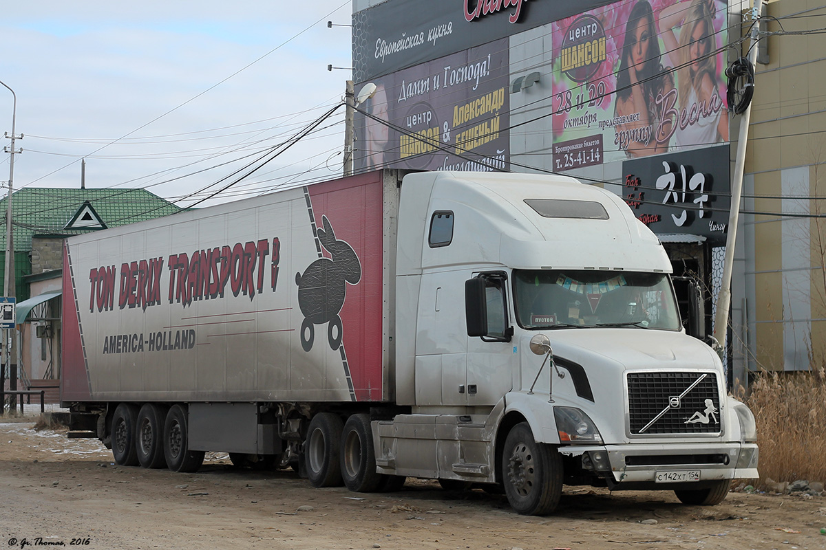 Новосибирская область, № С 142 ХТ 154 — Volvo VNL670