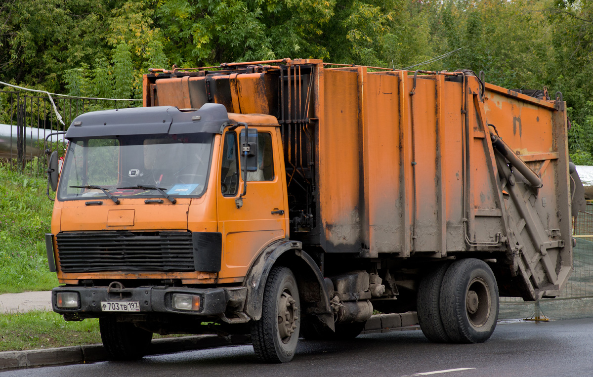 Москва, № Р 703 ТВ 197 — Mercedes-Benz NG (общ. мод.)